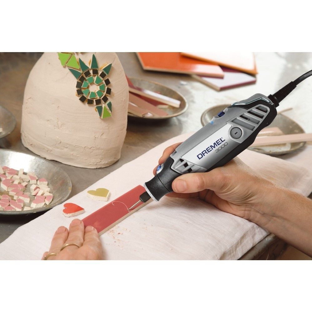 Dremel 3000 Micro retífica com 10 Acessórios 220V Dremel 3000 Micro retífica com 10 Acessórios 220V