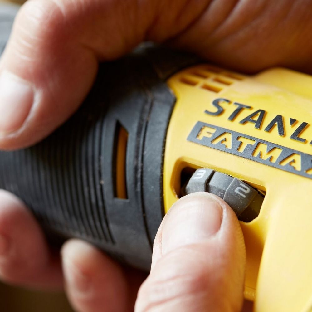 Multiferramenta Oscilante Stanley SCT500D1K-BR 20V 2Ah + 9 Acessórios Multiferramenta Oscilante Stanley SCT500D1K-BR 20V 2Ah + 9 Acessórios