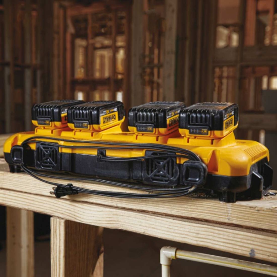 Multi Carregador Rápido Baterias 12V-20V-60V DeWalt DCB104-B2 220V