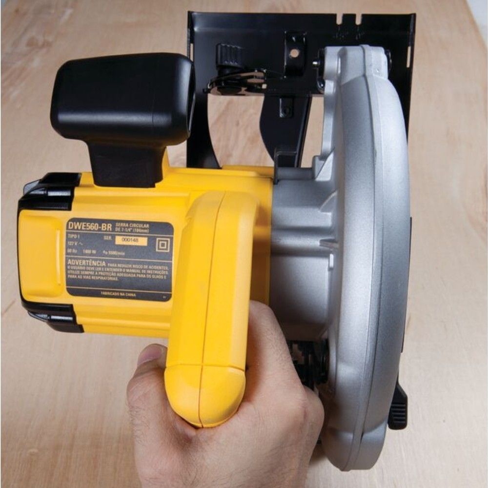 Serra Circular DWE560B2 DeWalt 7.1/4" 1400W 220V Serra Circular DWE560B2 DeWalt 7.1/4" 1400W 220V