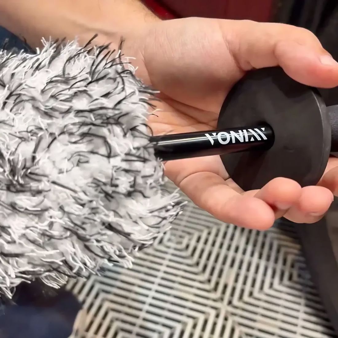 Escova Reta Para Limpeza de Rodas Média Vonixx Escova Reta Para Limpeza de Rodas Média Vonixx