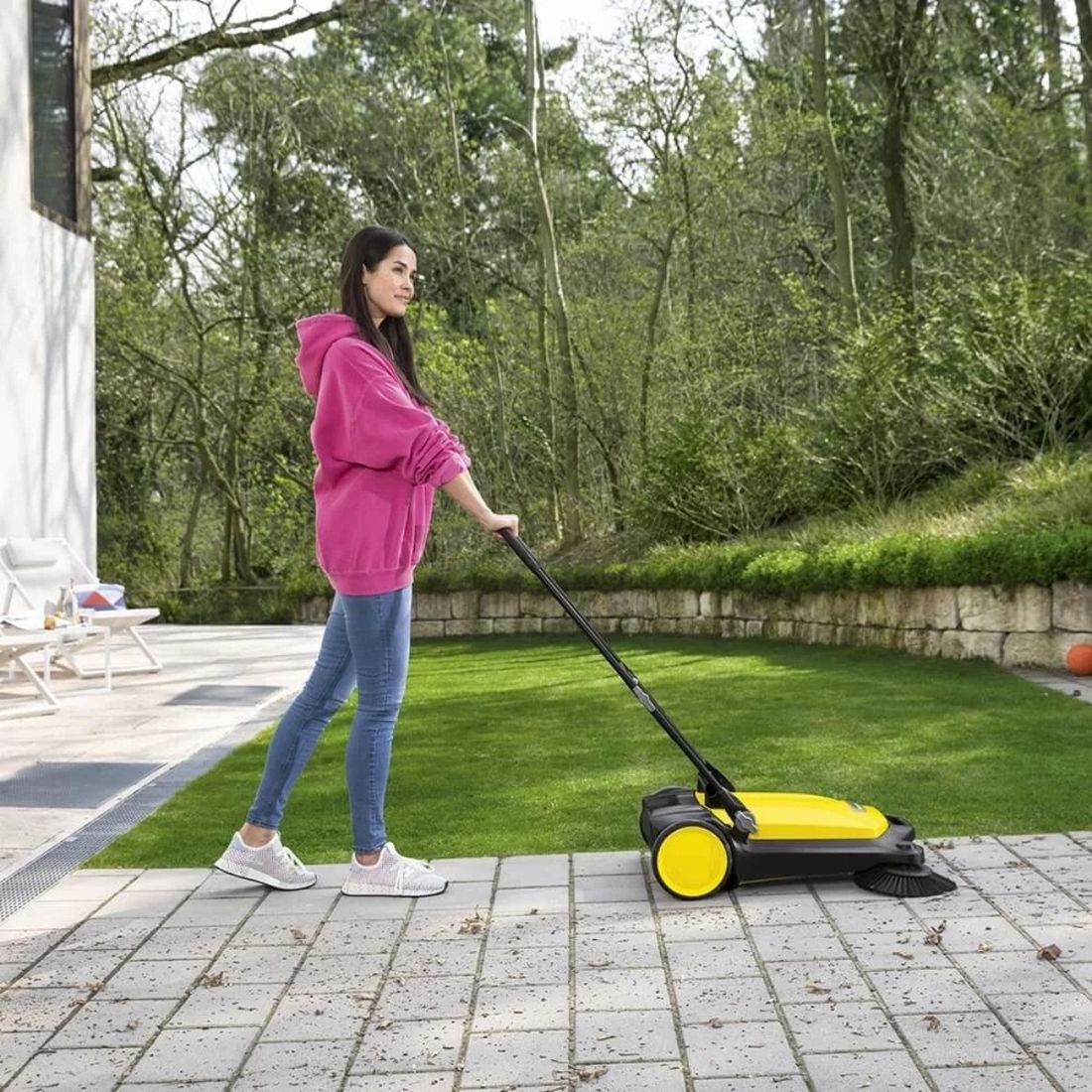 Varredeira Manual 20L Karcher Ampla faixa de limpeza Varredeira Manual 20L Karcher Ampla faixa de limpeza