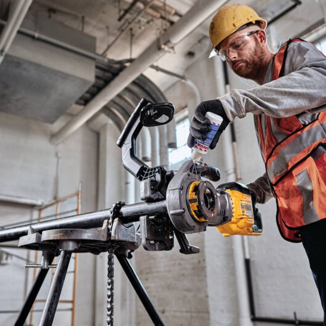 ROSQUEADEIRA DE TUBOS DEWALT 60V MAX FLEXVOLT ROSQUEADEIRA DE TUBOS DEWALT 60V MAX FLEXVOLT