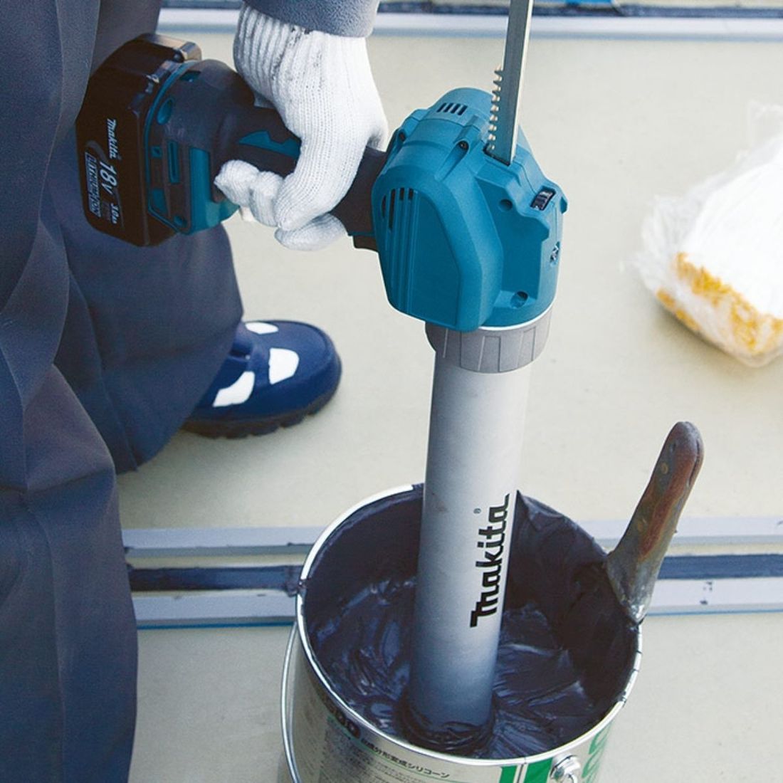 Pistola Aplicadora Silicone Sachê 600ml Makita DCG180ZB 18V Sem Bateria