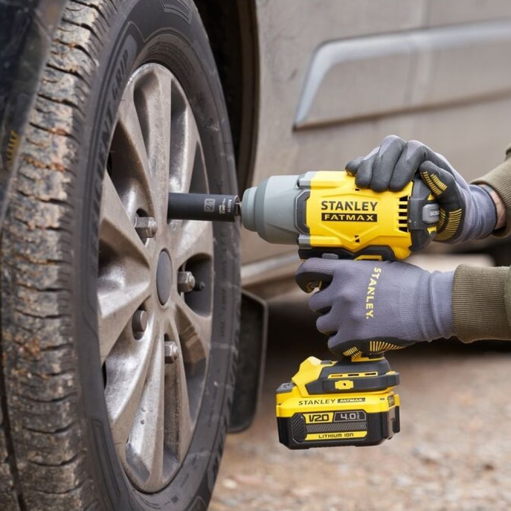 Chave de Impacto SBW940B-B3 Stanley 1/2" 95Kg 20V Sem Bateria Chave de Impacto SBW940B-B3 Stanley 1/2" 95Kg 20V Sem Bateria