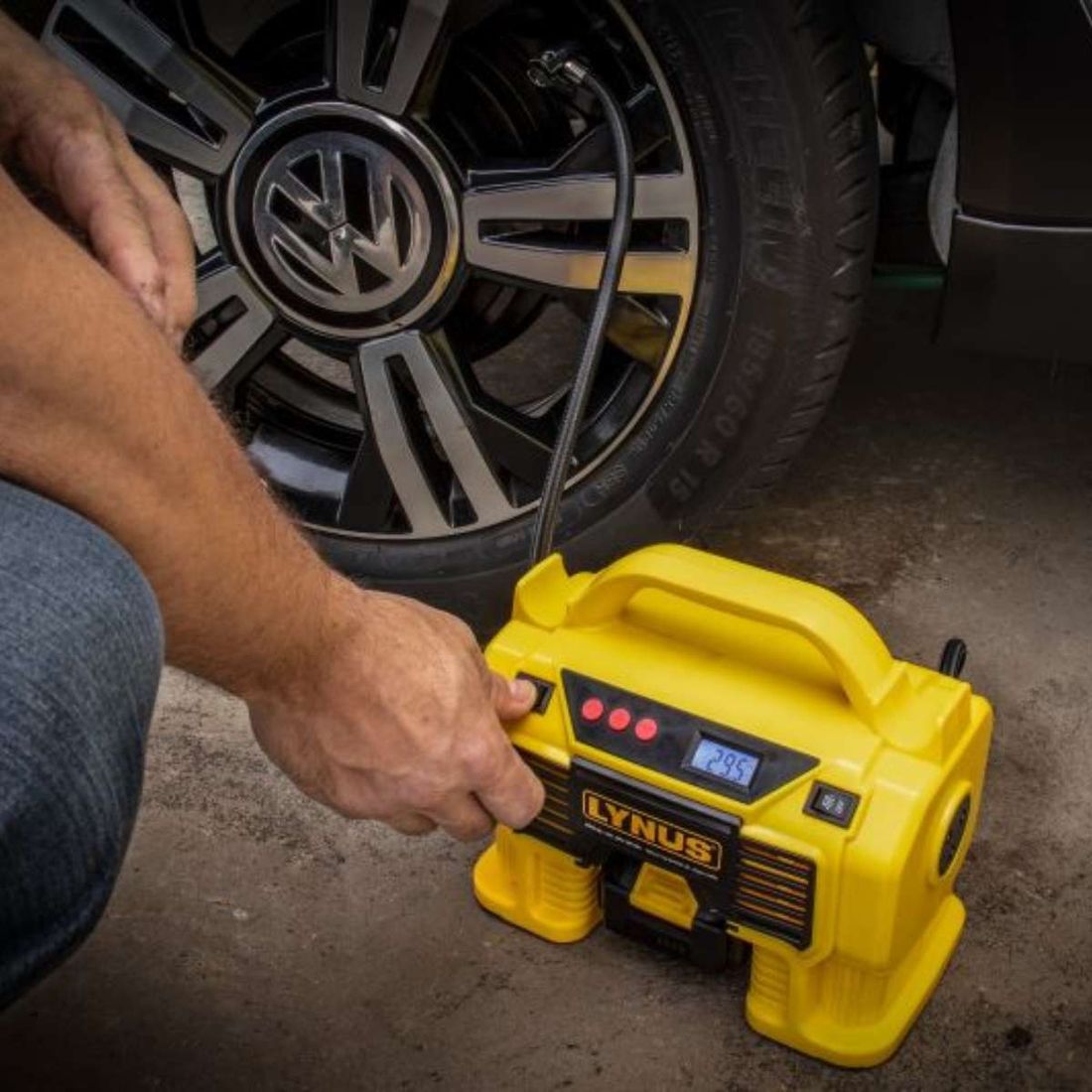 Compressor e Inflador de Ar Portátil Lynus a Bateria 20V