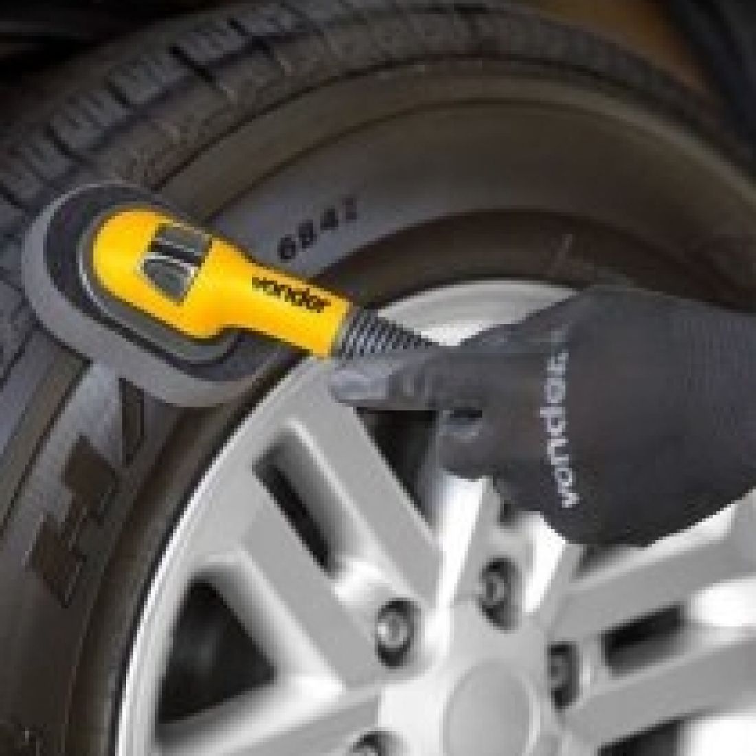 Esponja Aplicadora Com Cabo Para Pneus e Plásticos da Vonder