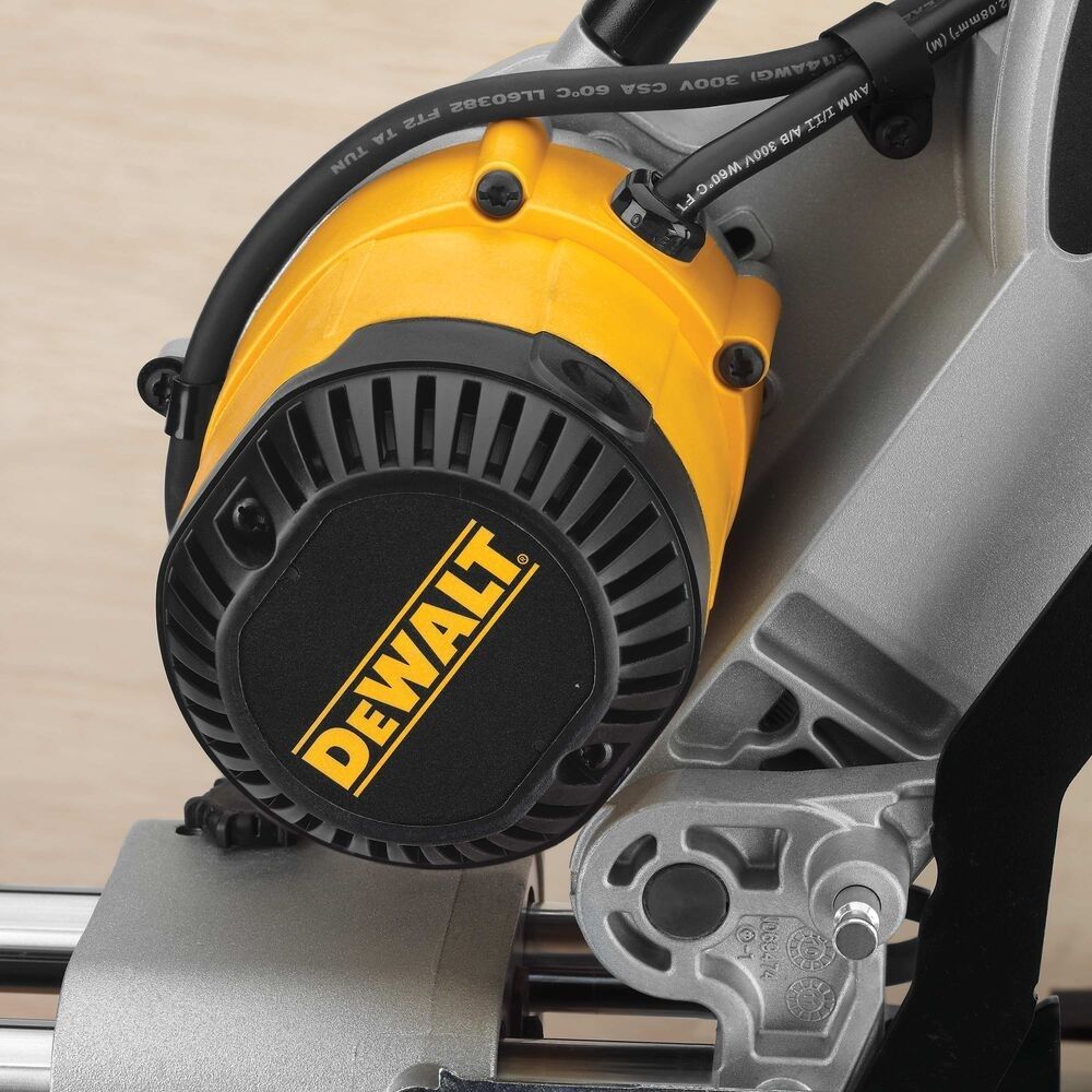 Serra Esquadria 12" 1675W 220V Telescópico DWS780-B2 DeWalt Serra Esquadria 12" 1675W 220V Telescópico DWS780-B2 DeWalt