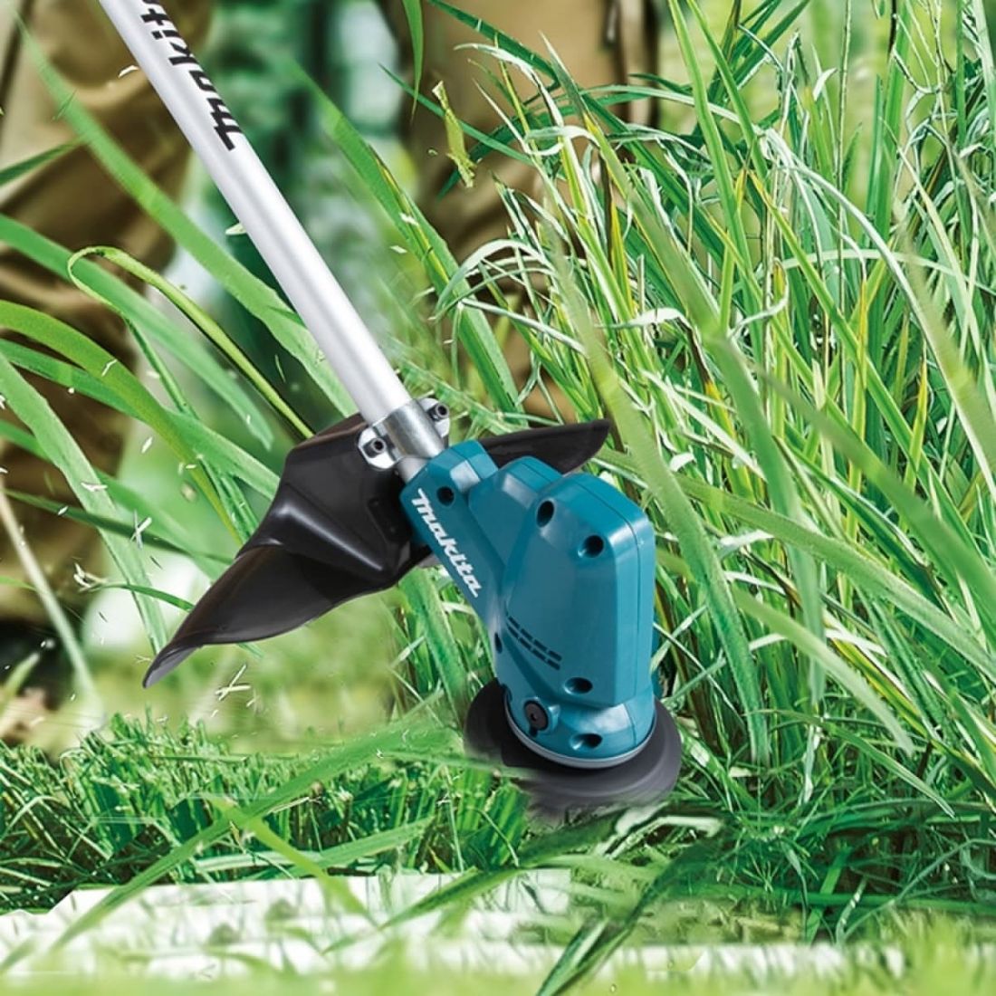 Combo Makita 18V Roçadeira DUR191UZX1 LXT + 1 Bateria 3Ah e Carregador 127V/220V +  Aspirador de Pó Portátil DCL180Z