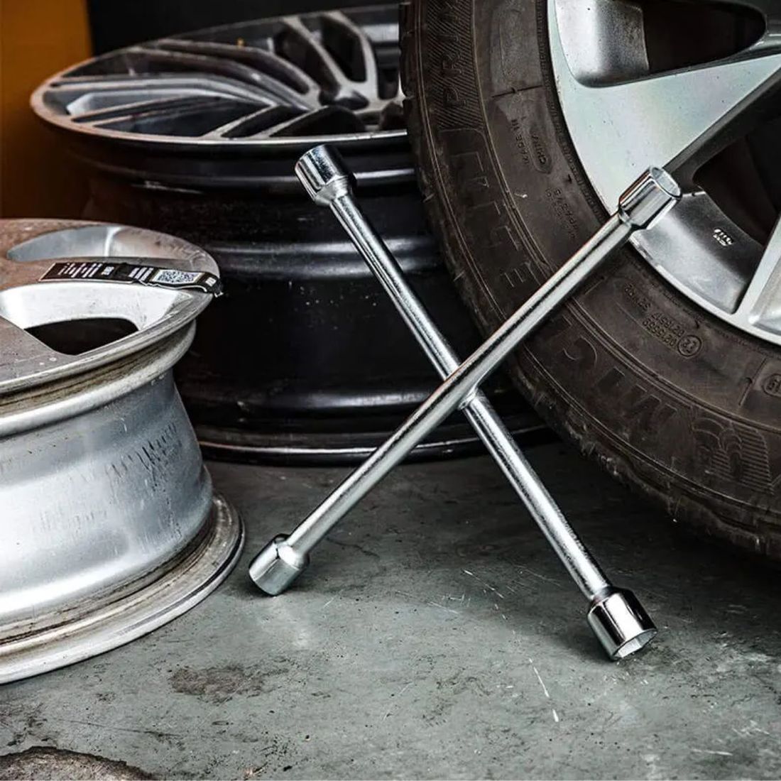 Chave De Roda Tipo Cruz 350mm Com 4 Bocas 17x19x21x23mm SGT