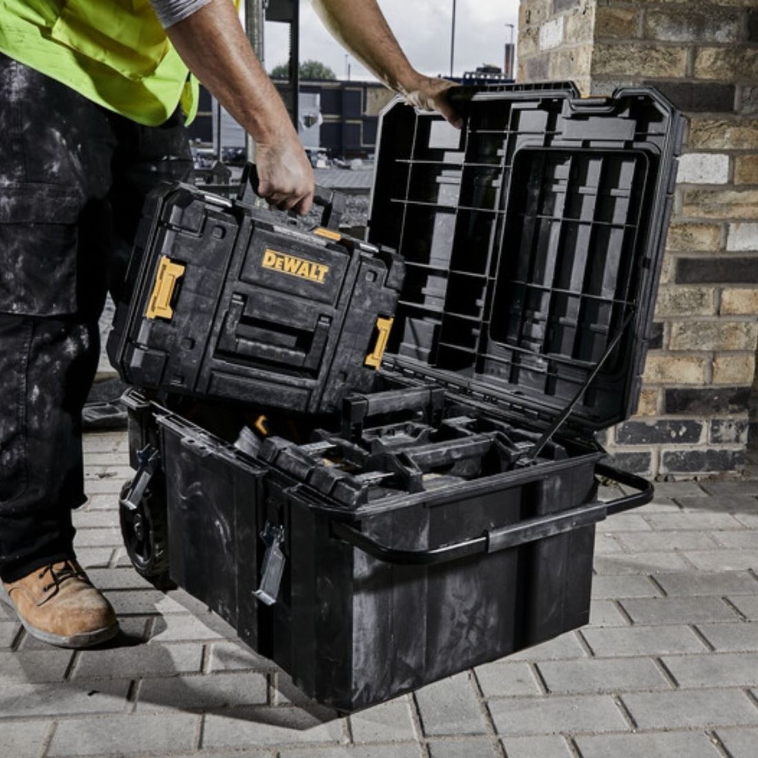 Caixa Organizadora TSTAK Contractor 113L - Dewalt
