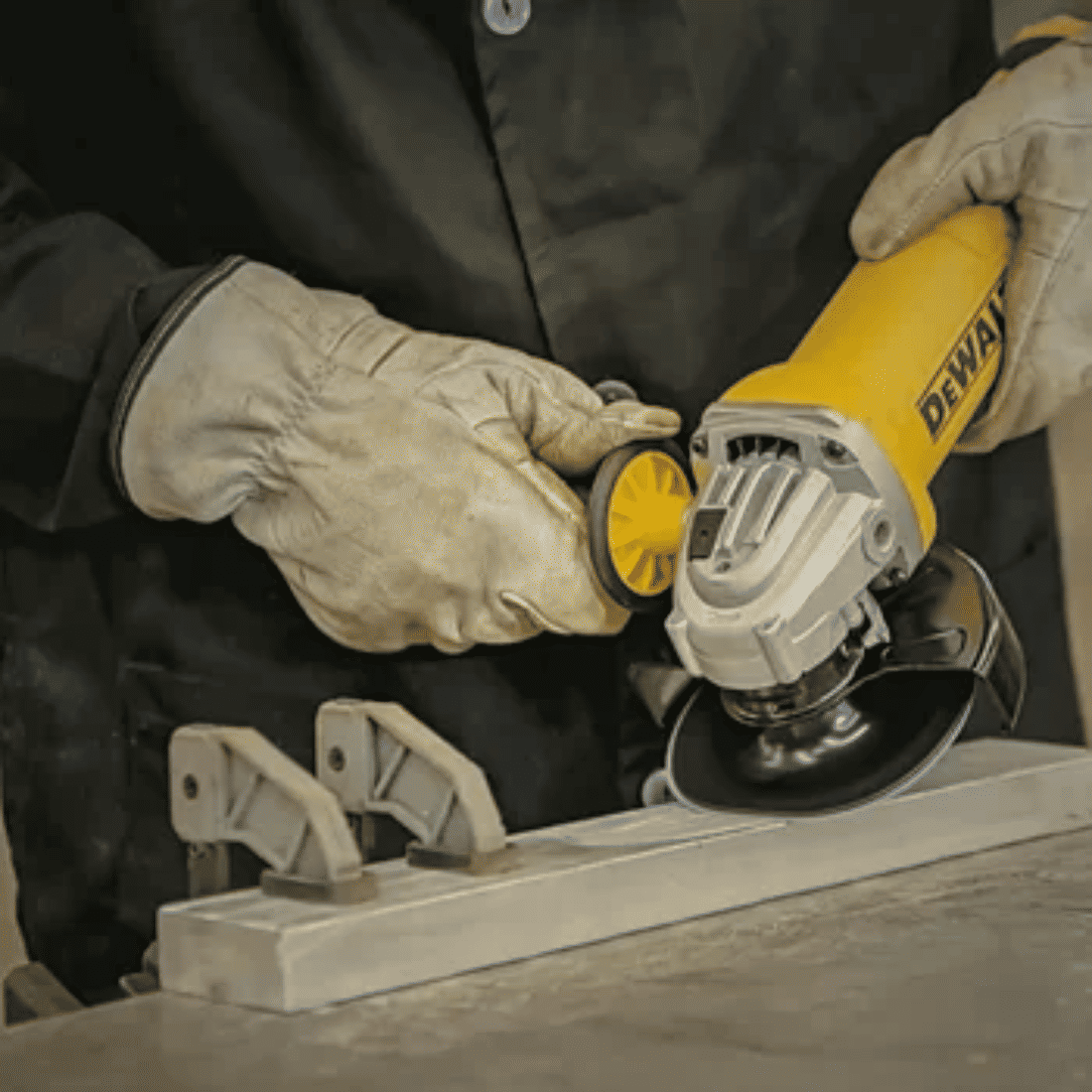 Suporte Para Disco De Fibra 7 (180mm) Semiflexível DABP7SFM14 Dewalt