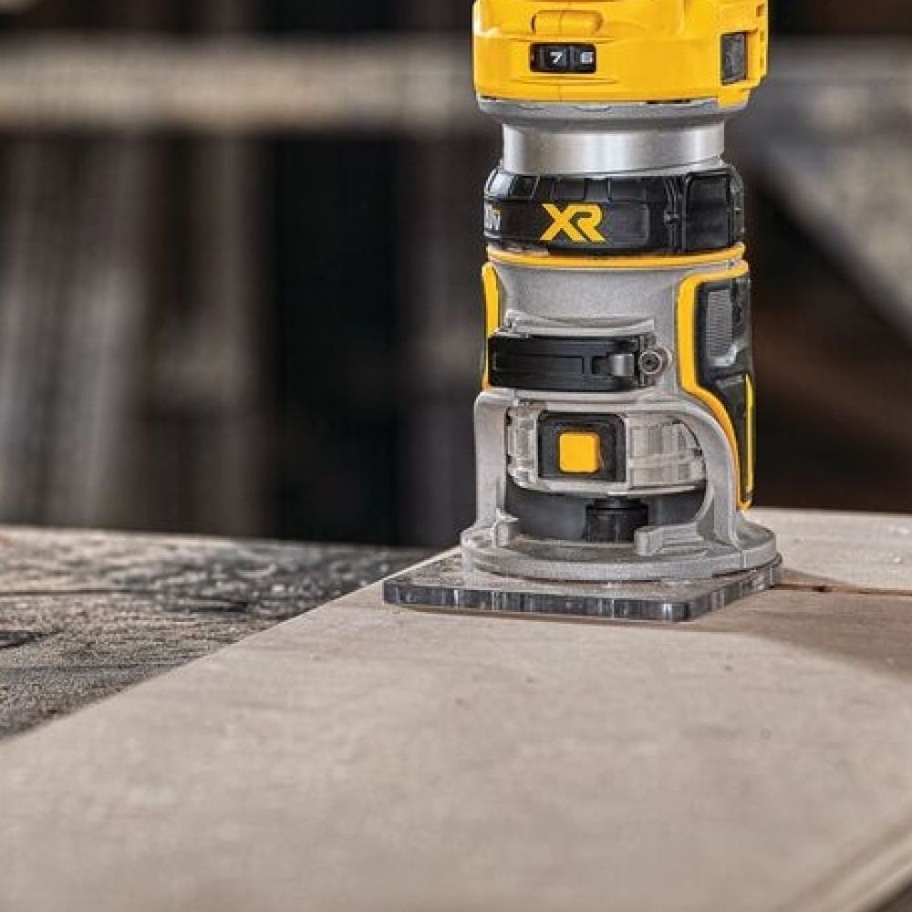 Tupia Para Laminados DeWalt DCW600B 20V Sem Bateria e Carregador Tupia Para Laminados DeWalt DCW600B 20V Sem Bateria e Carregador