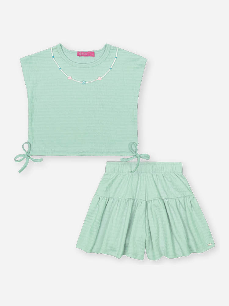 Conjunto Infantil com Blusa e Shorts em Malha Lastex – Look Menina Verão com Acessório VERDE BRISA