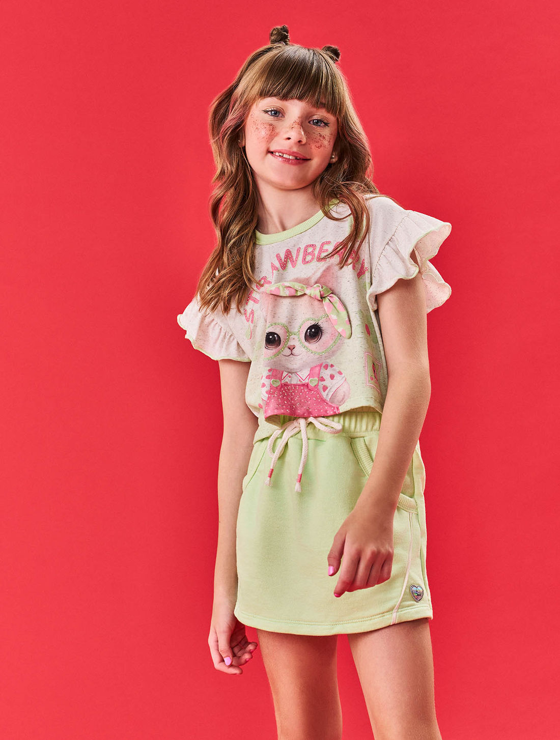 Conjunto Infantil Menina Blusa Cropped E Shorts-Saia Strawberry Off White E Verde Cinti