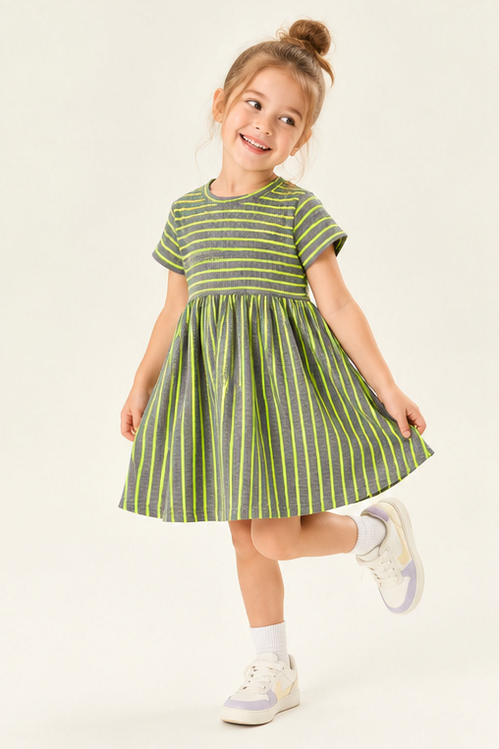 Vestido Infantil Canelado Evasê Manga Curta Listrado Verde Vestido Infantil Canelado Evasê Manga Curta Listrado Verde