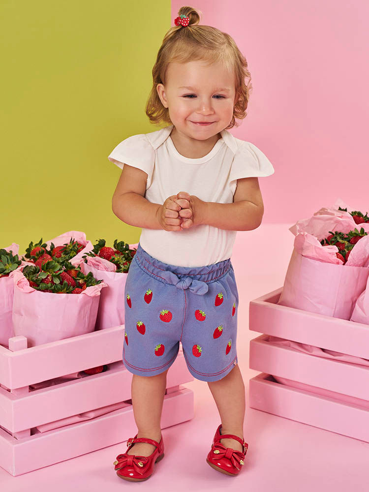 Conjunto Bebê Body com Babados e Short Jeans de Morangos