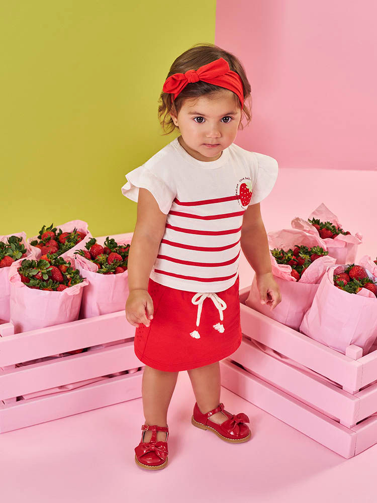 Conjunto Bebê Blusa de Morango e Short-Saia Vermelho