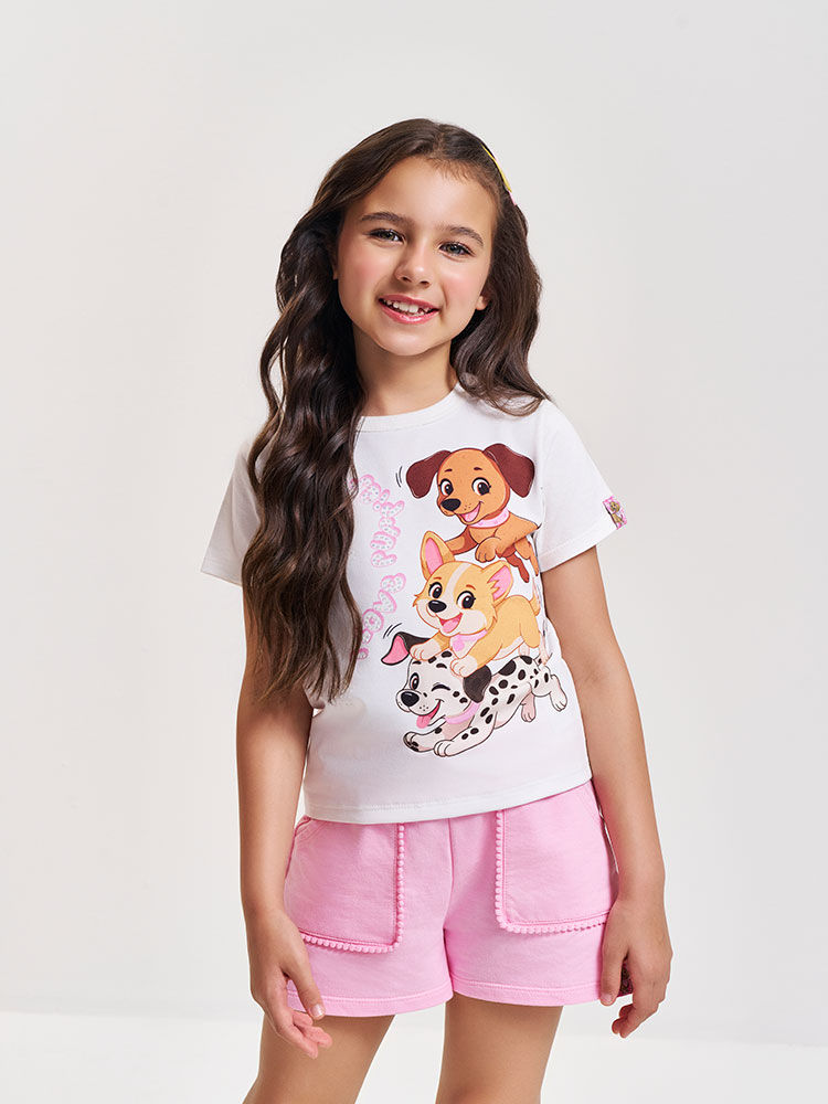 Conjunto Infantil com Blusa e Shorts em Moletinho – Look Menina Verão com Cachorrinhos OFF WHITE/RS IOGURTE