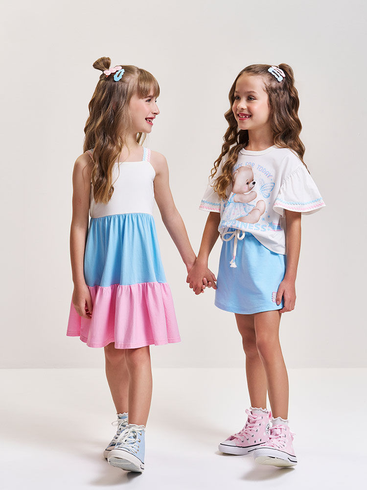 Conjunto Infantil com Blusa 100% Algodão e Shorts Saia em Moletinho – Look Menina Verão com Strass NATURAL/AZ PORCELANA