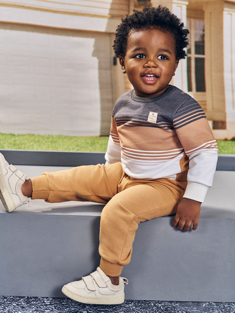 Conjunto Infantil Moletom com Listras – Look de Inverno Quentinho e Confortável Conjunto Infantil Moletom com Listras – Look de Inverno Quentinho e Confortável