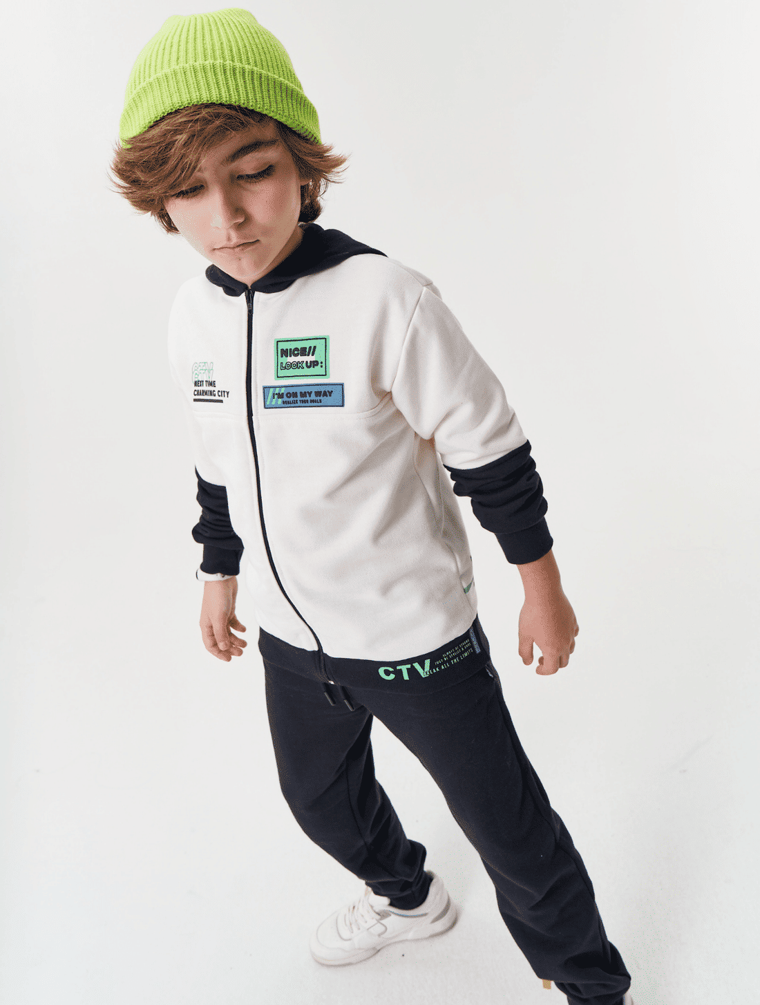 Conjunto Jaqueta Color Block E Calça Off White E Preto CTV