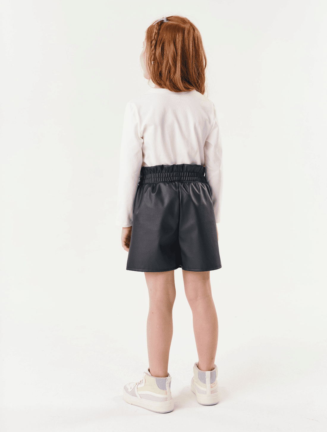 CONJ BLUSA E SHORTS NATURAL/PRETO