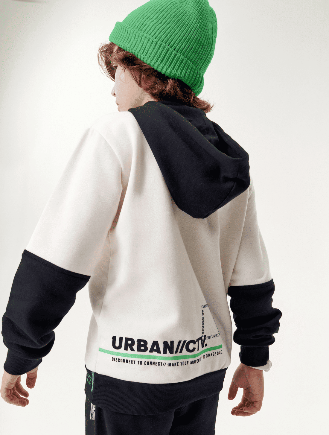 Conjunto Jaqueta Color Block E Calça Off White E Preto CTV