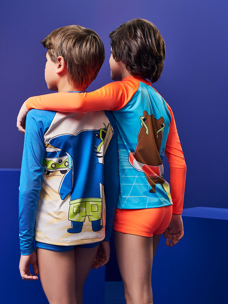 Conjunto Menino em Malha UV Camiseta e Sunga Capivara Laranja Neon