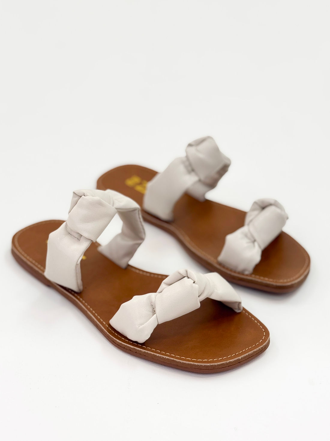 Luana - Chinelo Rasteira Off White Luana - Chinelo Rasteira Off White