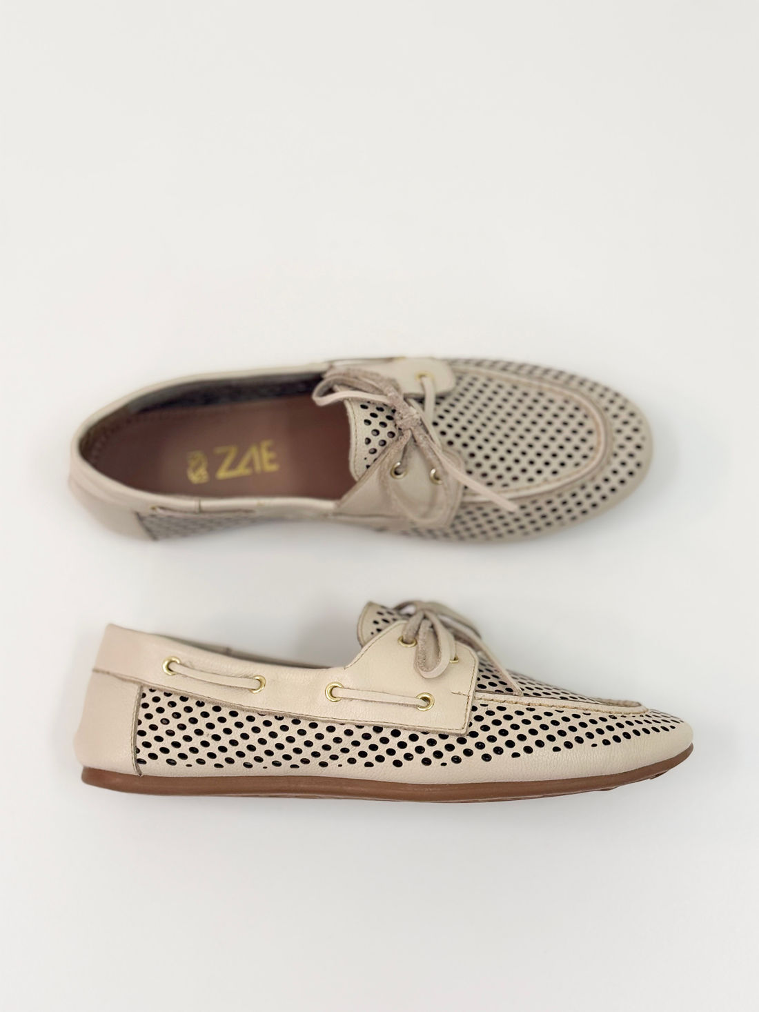 Rose - Mocassim em Couro Off White com Textura Vazada e Cadarço Rose - Mocassim em Couro Off White com Textura Vazada e Cadarço
