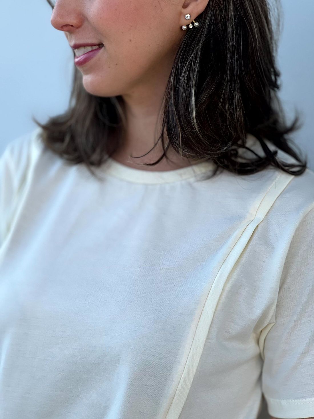 Camiseta de amamentação zíper embutido - Creme Camiseta de amamentação zíper embutido - Creme