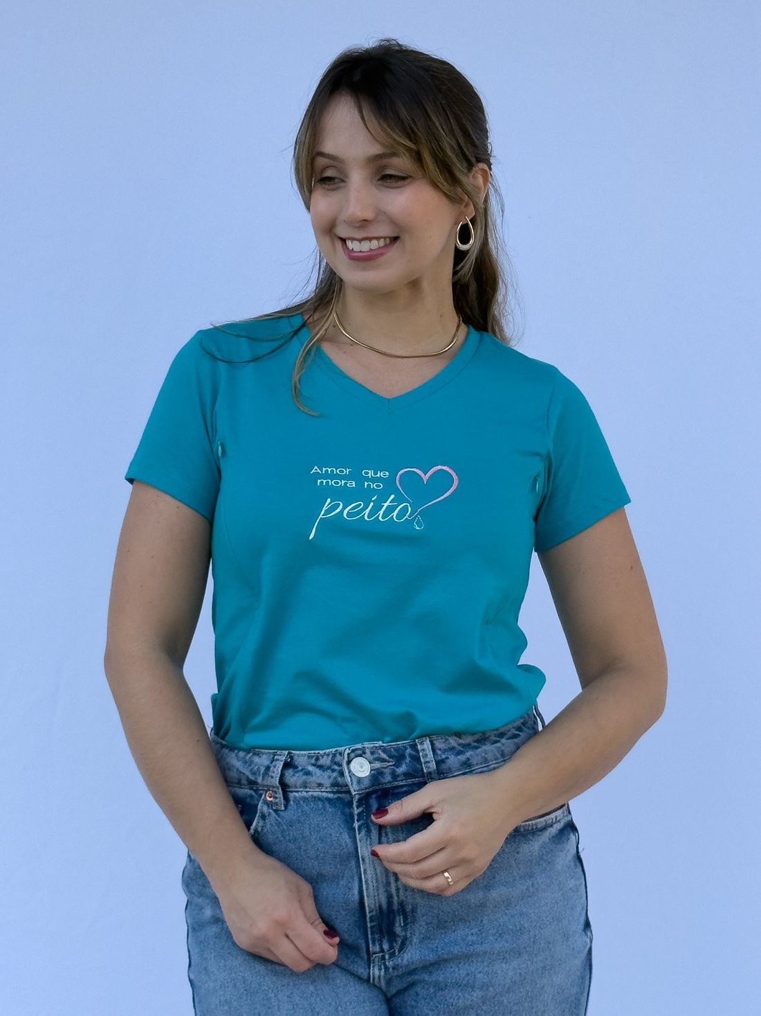 Camiseta de amamentação gola V - Amor que mora no peito Camiseta de amamentação gola V - Amor que mora no peito