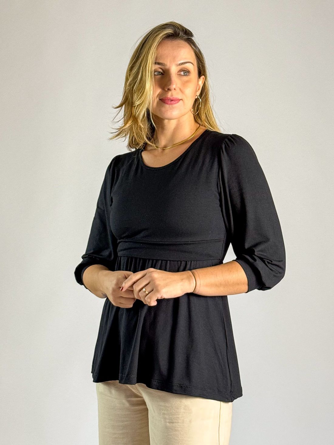 Blusa de amamentação manga princesa Bela - Preta Blusa de amamentação manga princesa Bela - Preta