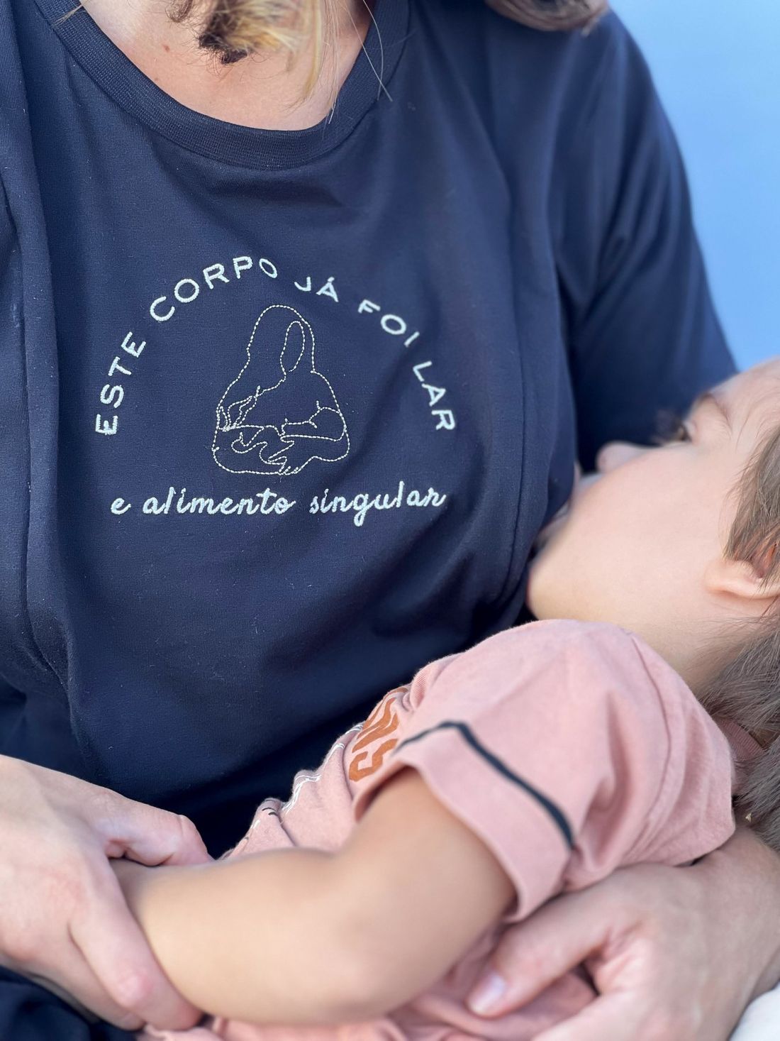 Camiseta de amamentação preta - Este corpo já foi lar Camiseta de amamentação preta - Este corpo já foi lar