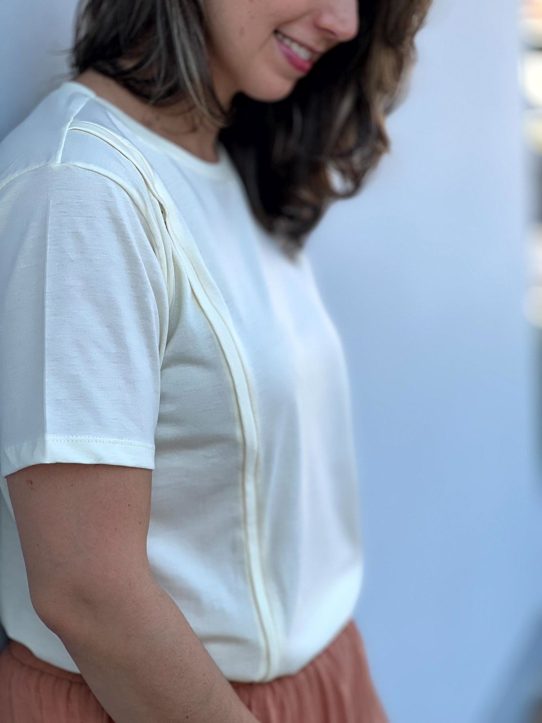 Camiseta de amamentação zíper embutido - Creme Camiseta de amamentação zíper embutido - Creme