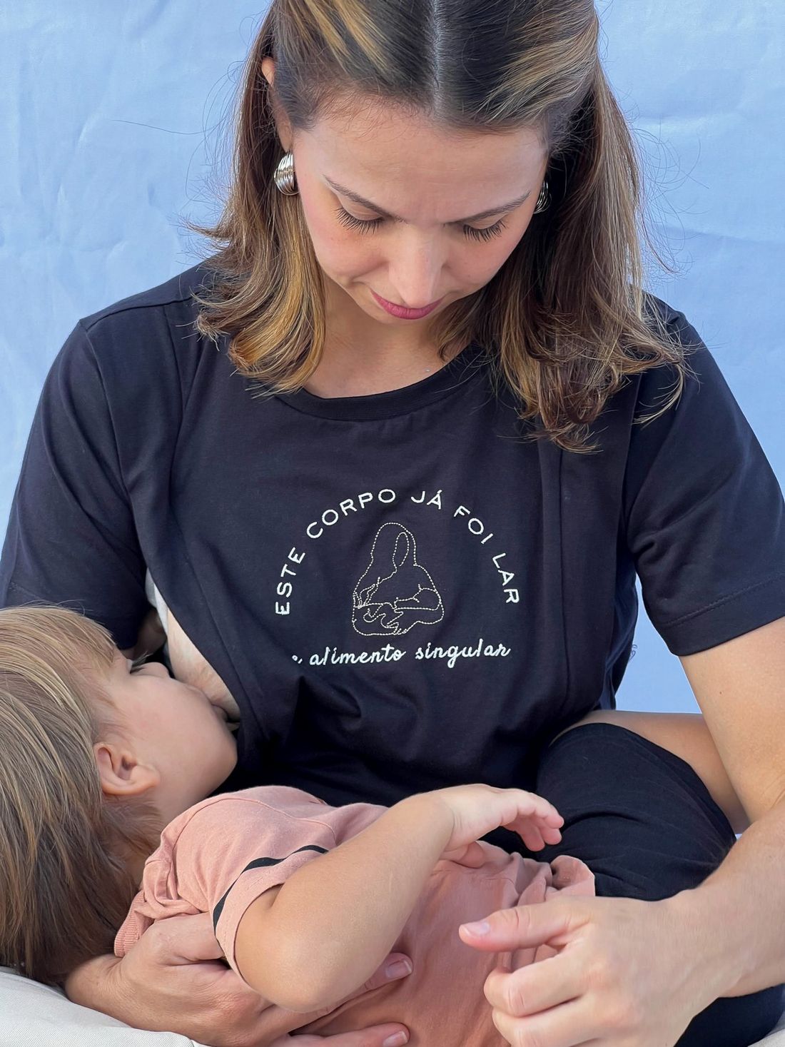 Camiseta de amamentação preta - Este corpo já foi lar Camiseta de amamentação preta - Este corpo já foi lar
