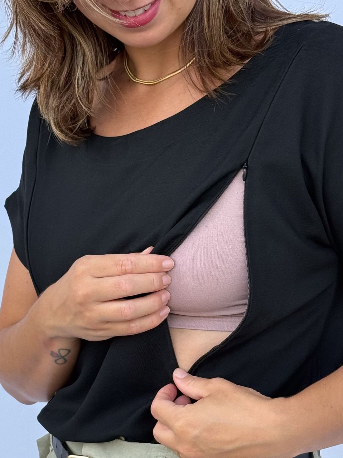 Blusa de amamentação viscolinho Aurora - preta Blusa de amamentação viscolinho Aurora - preta