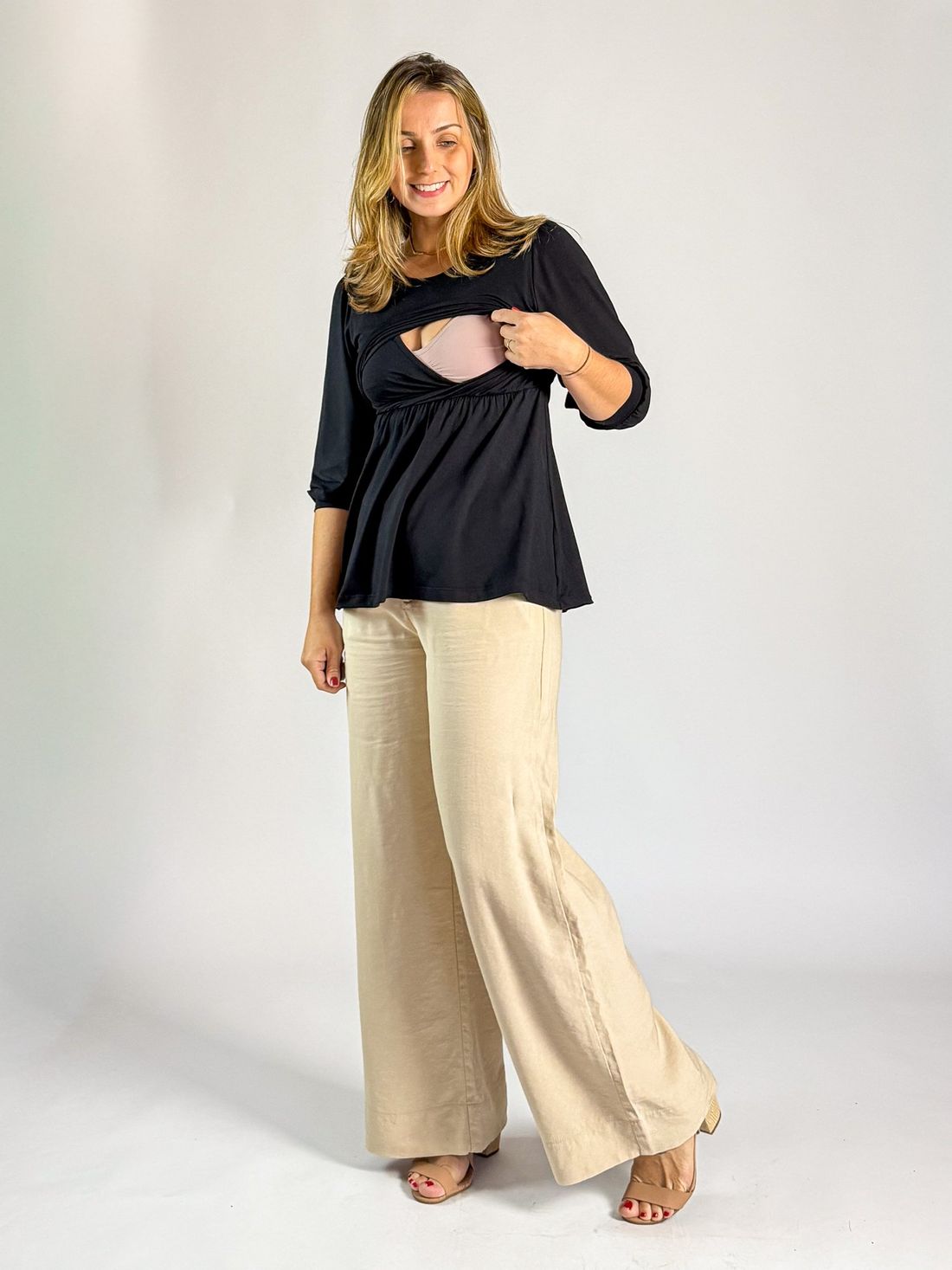 Blusa de amamentação manga princesa Bela - Preta Blusa de amamentação manga princesa Bela - Preta