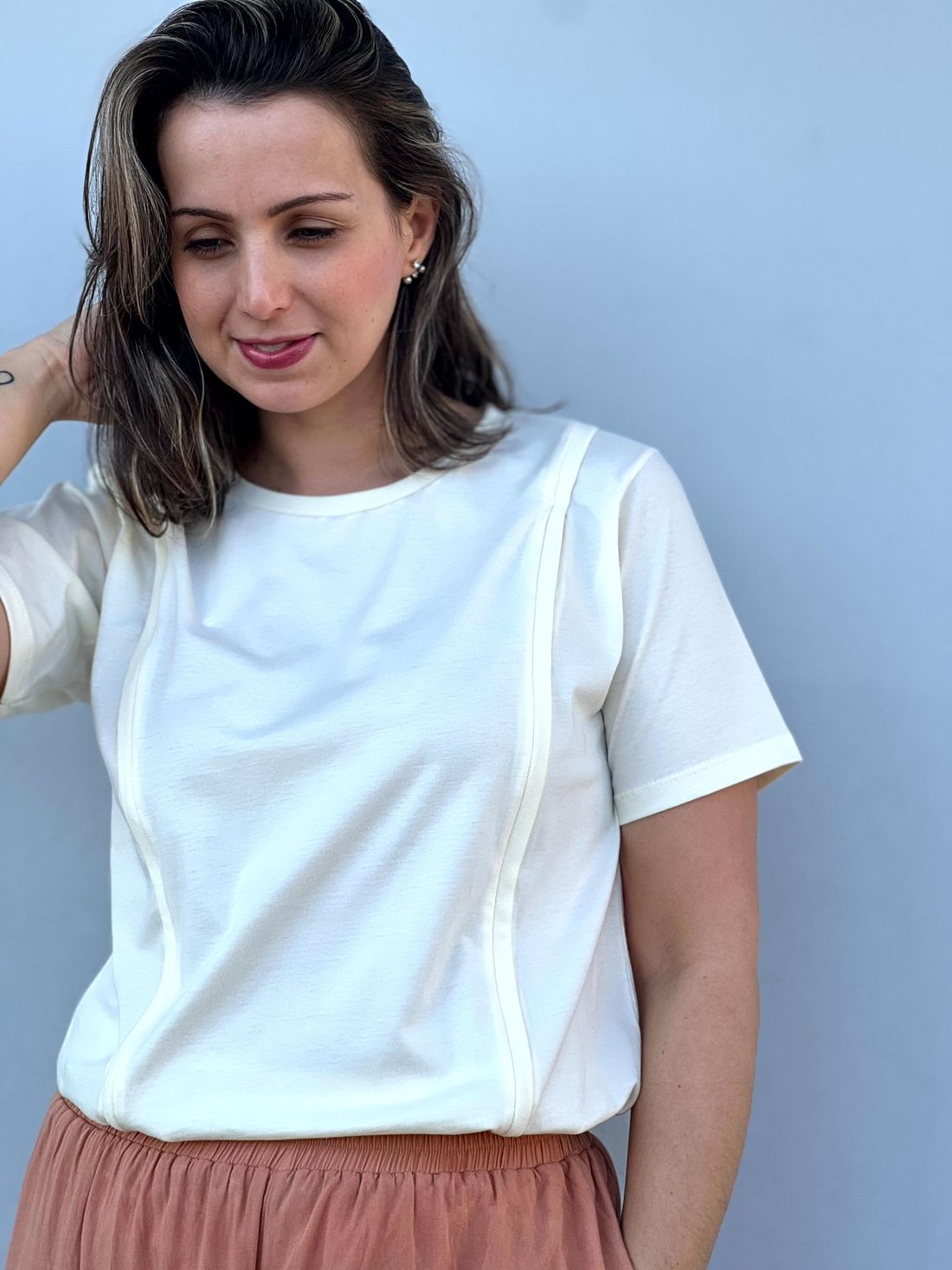 Camiseta de amamentação zíper embutido - Creme Camiseta de amamentação zíper embutido - Creme