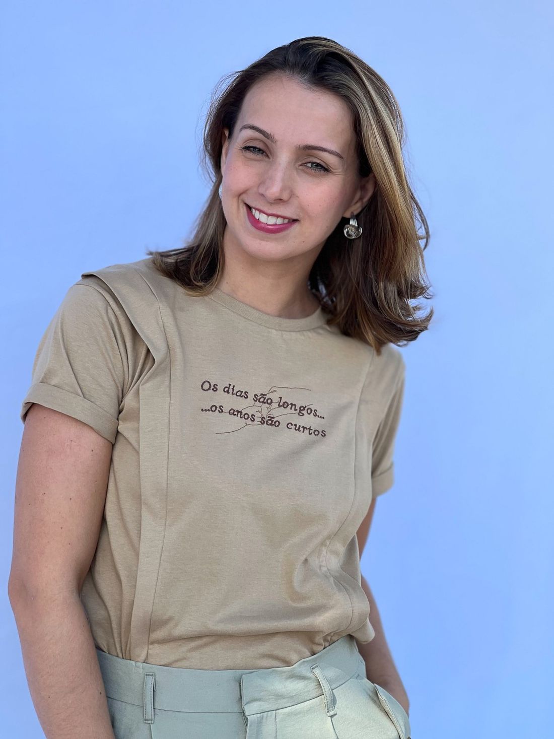 Camiseta - Os dias são longos (não possui abertura para amamentação) Camiseta - Os dias são longos (não possui abertura para amamentação)