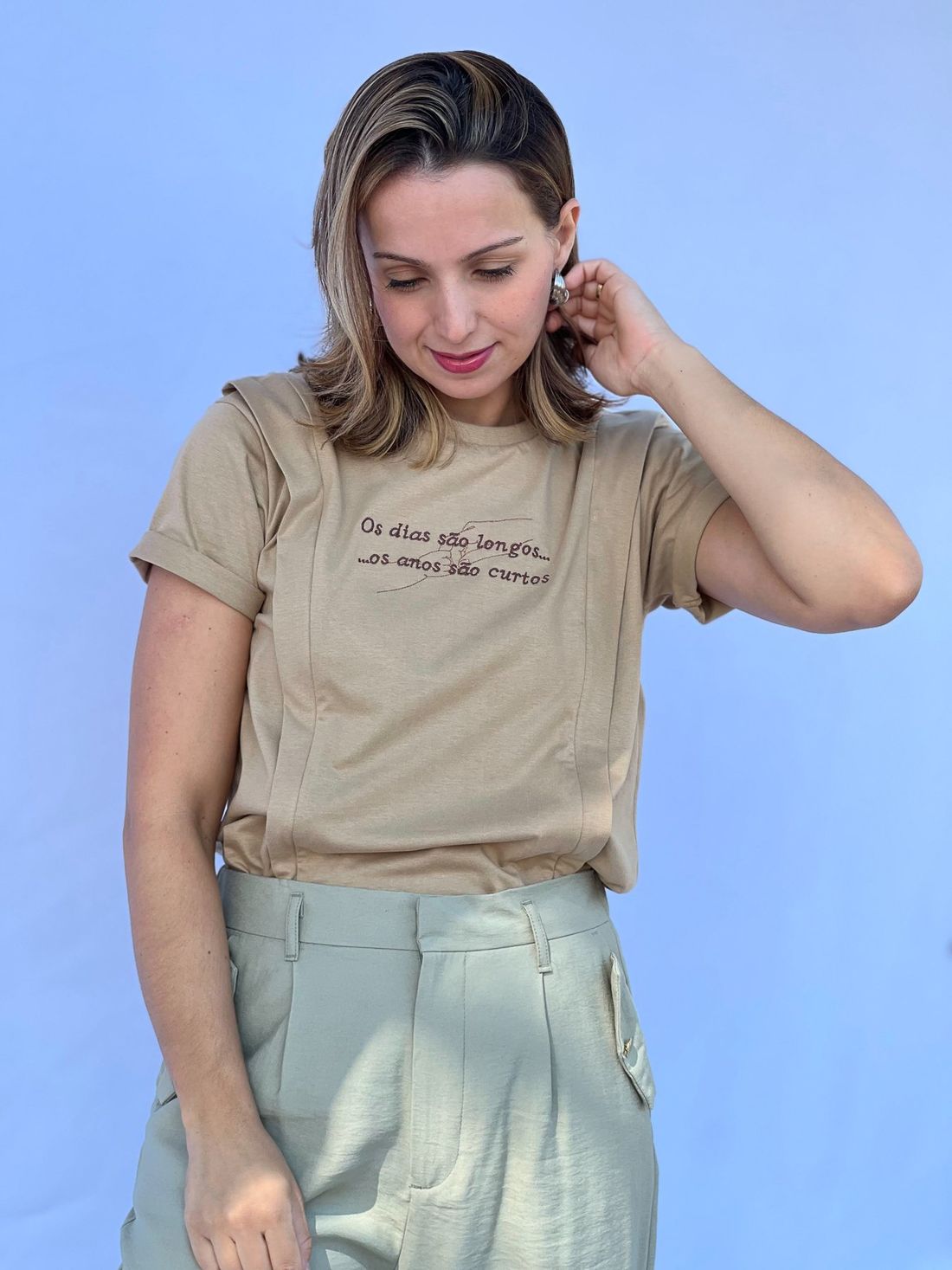 Camiseta - Os dias são longos (não possui abertura para amamentação) Camiseta - Os dias são longos (não possui abertura para amamentação)