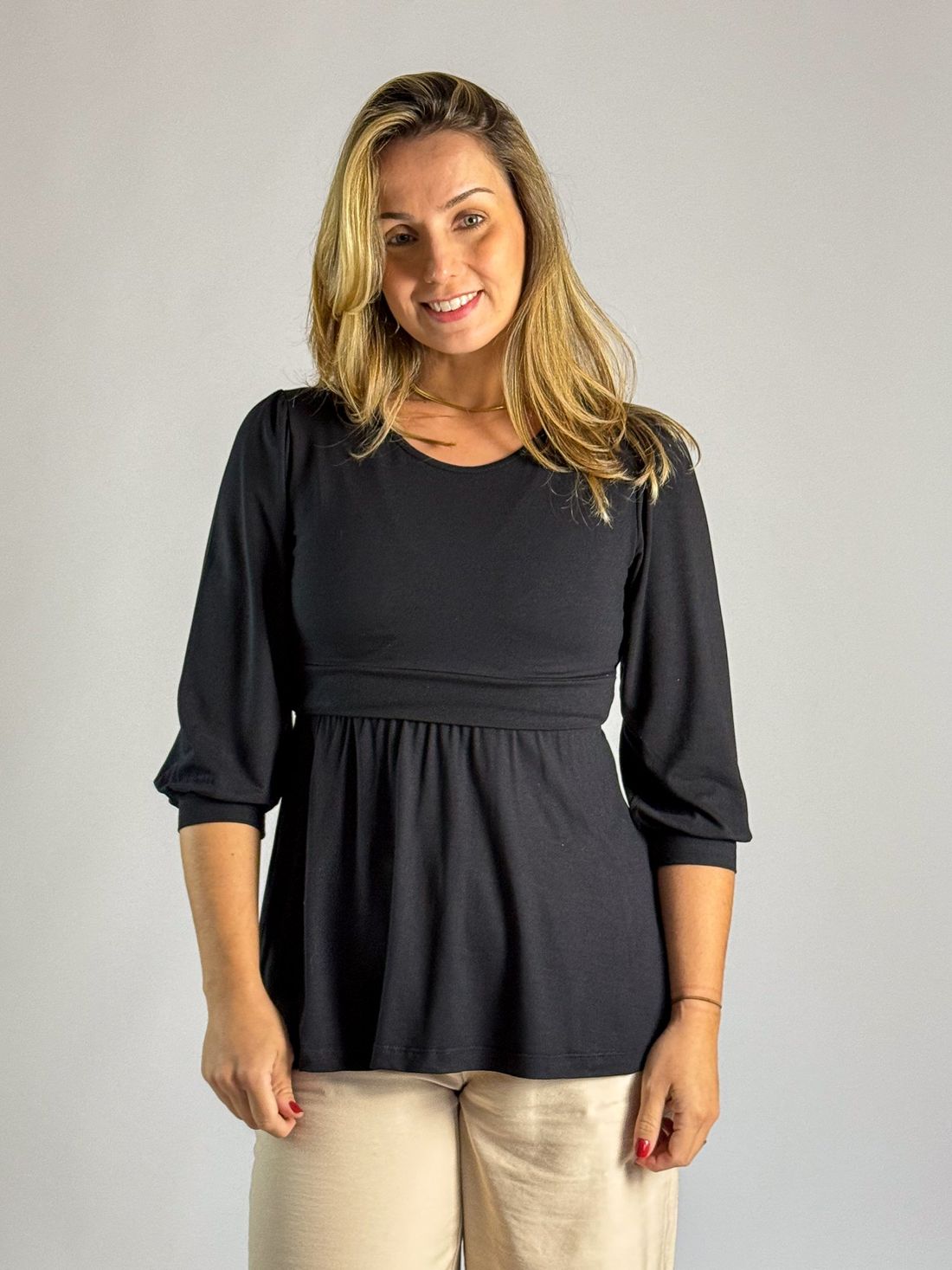 Blusa de amamentação manga princesa Bela - Preta Blusa de amamentação manga princesa Bela - Preta