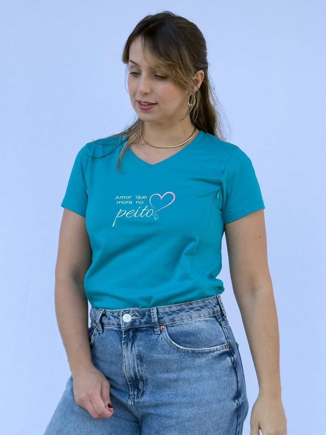 Camiseta de amamentação gola V - Amor que mora no peito Camiseta de amamentação gola V - Amor que mora no peito