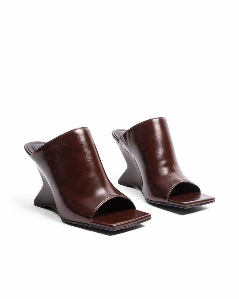 Tamanco Feminino Salto Anabela Napa Marrom Bianca Tamanco Feminino Salto Anabela Napa Marrom Bianca