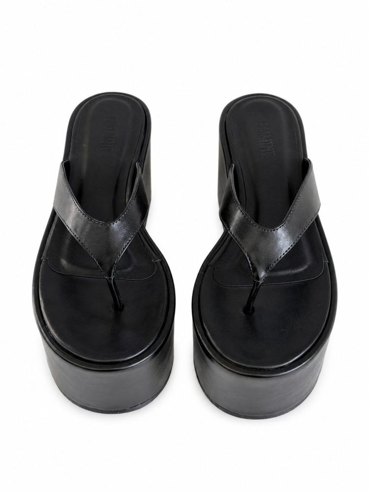 TAMANCO PLATAFORMA FLIP FLOP EVELYN PRETO TAMANCO PLATAFORMA FLIP FLOP EVELYN PRETO
