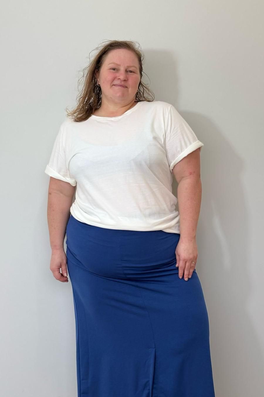 Saia Tania Plus Size Mopdelo Midi com Fenda Frontal