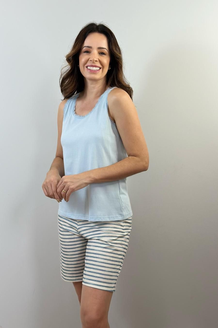  Pijama Regata com Detalhes em Renda e Bermudao Familia Listrada em Algodão