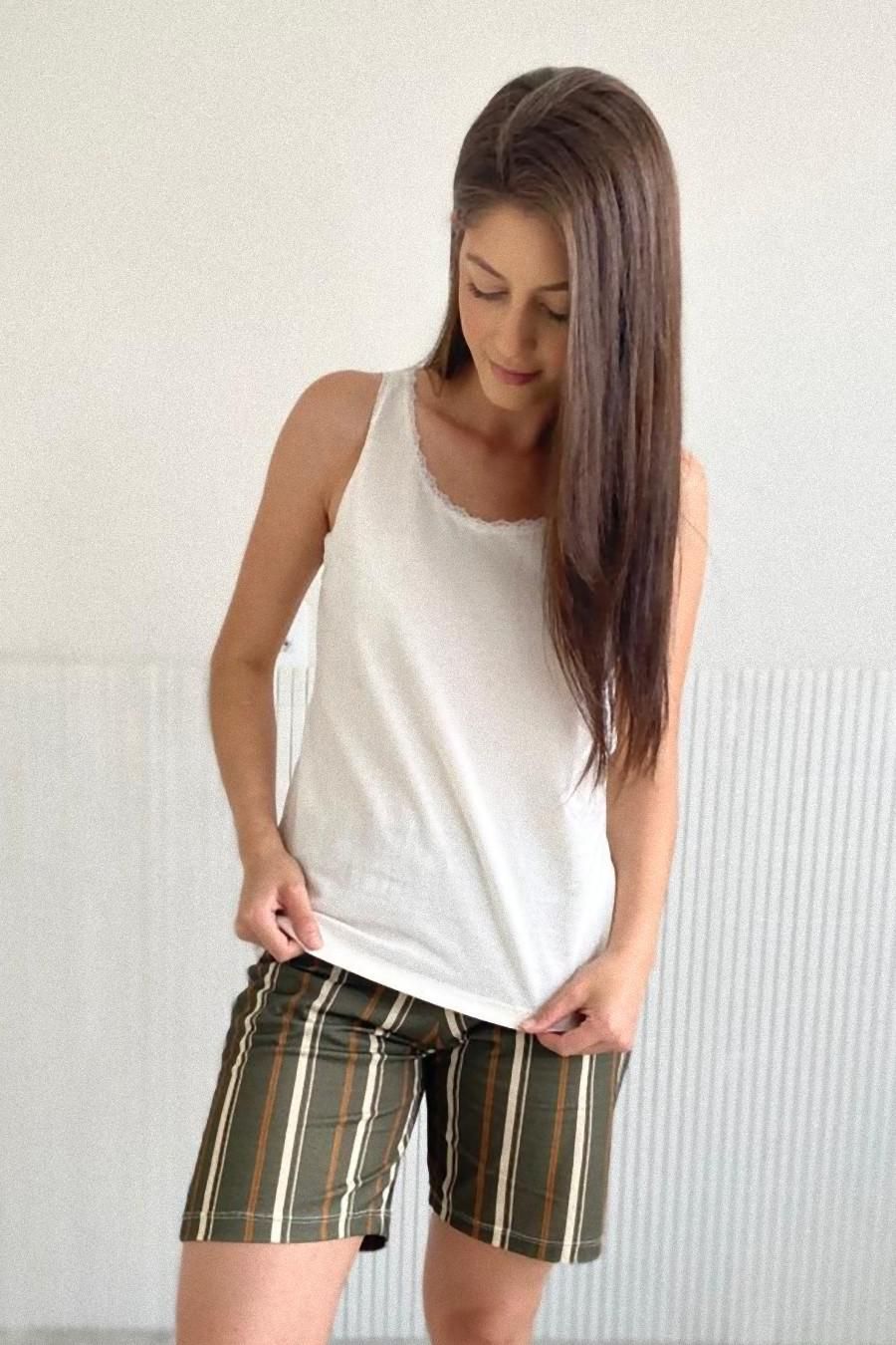  Pijama Regata com Detalhes em Renda e Bermudao Familia Listrada em Algodão