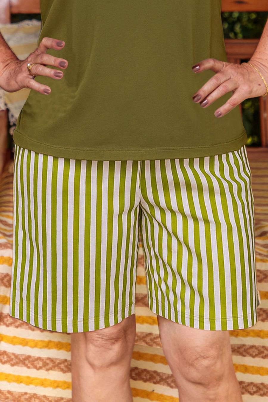  Pijama Regata com Detalhes em Renda e Bermudao Familia Listrada em Algodão